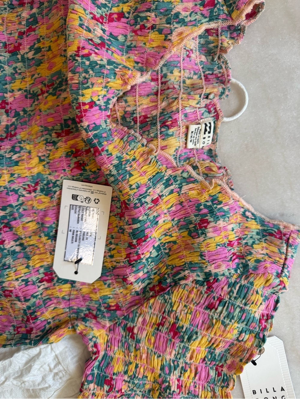 Billabong Set White Ruffle Drawstring Skort with Multicolor Smocked Top - Picture 5 of 7